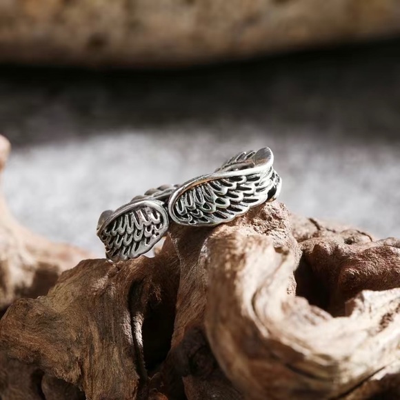 🎉 HP 🎉 Lovely Angel Wing Feather Ring - Picture 5 of 6